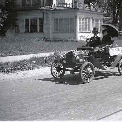 Antique Car in Brunswick's 200th Anniversary Parade