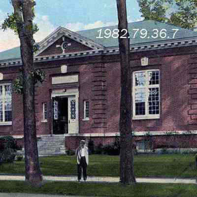 A photo of the Curtis Memorial Library.