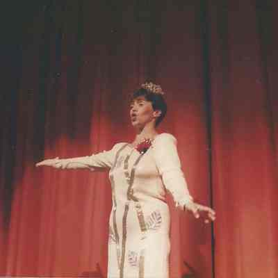 Sharon entertaining audience