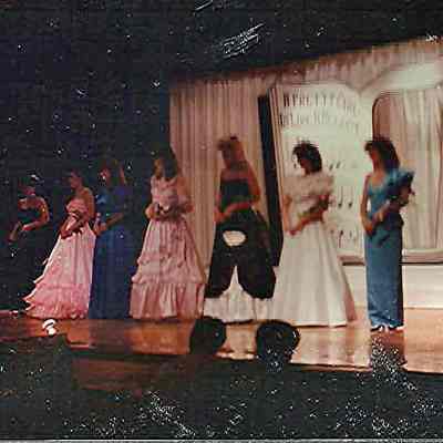 the contestants ready to go to their parents