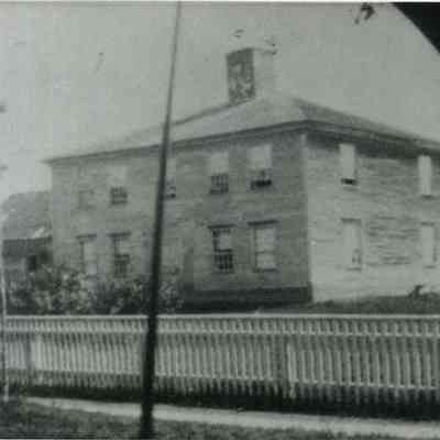 A photo of the Thompson House, 53 Elm St., Topsham. 1784