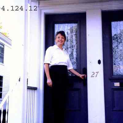 Photograph of Debra Burns.