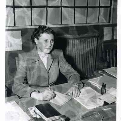 Young woman at a desk - Cancer Society at Moulton Union