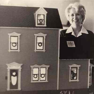 A photo view of Nancy Bruton. 12/15/1980.