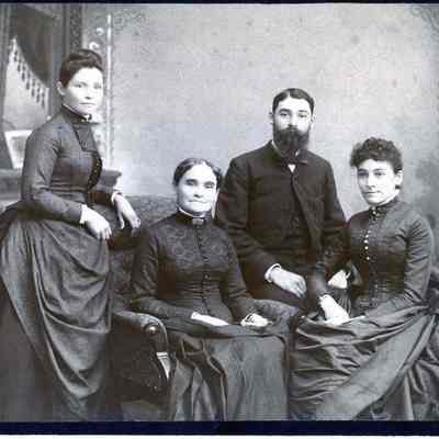 Lizzie (Woodside) Lunt and Rebecca, John, and Abbie