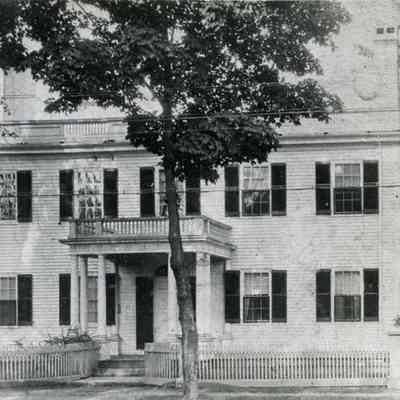 A photo of a postcard of the Cleaveland House. 1900 to 1910.