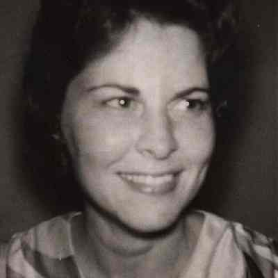 A photo view of Patricia Tomko.