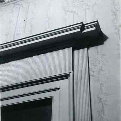 A photo of some moulding at the Walker-Wilson house.