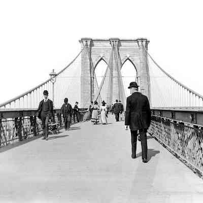 People on the Brooklyn Bridge