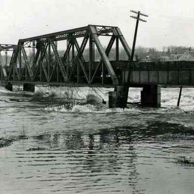 Effect of 1936 Flood on the Black Bridge (2)