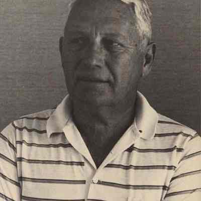 A photo view of Everett Pope.