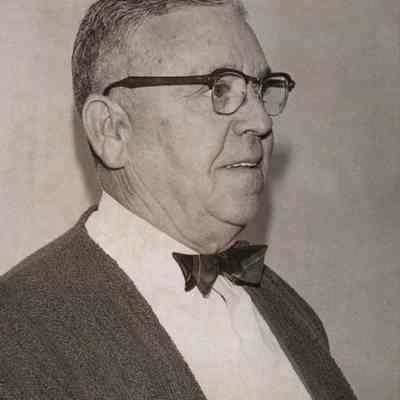 A photo view of Harold J. Carter.