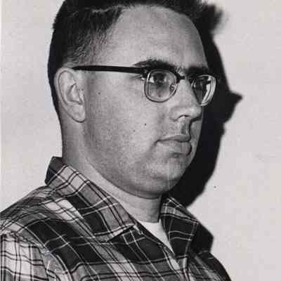 A photo view of Dave Bourgue.