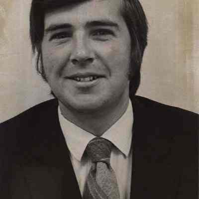 A photo view of Richard Page.