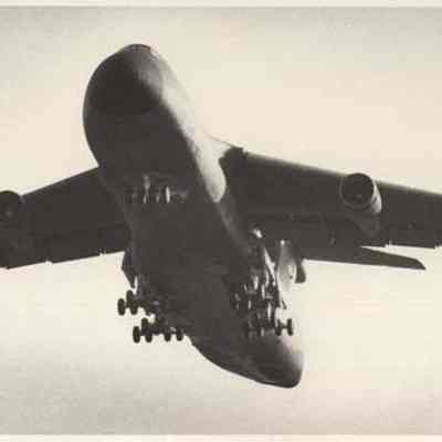 A photo view of a C-5A cargo plane. 1/9/1992.