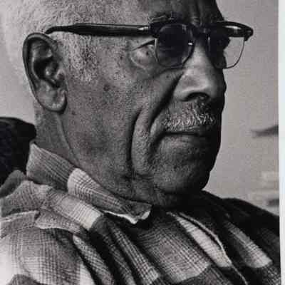 A photo view of Arthur Clayton.