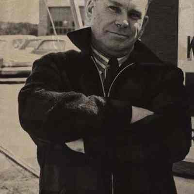 A photo view of Walter Higgins.