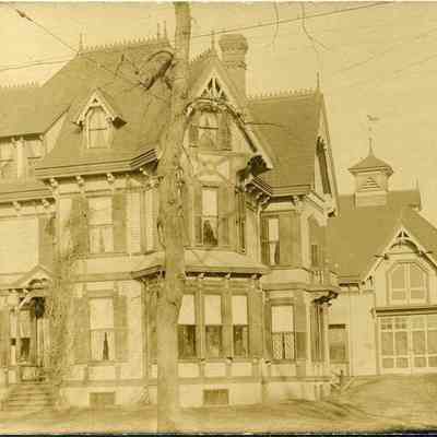 42 Pleasant Street