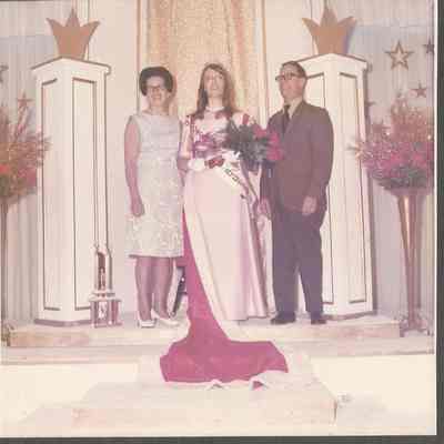1972-73 Brunswick Teen Queen and her parents