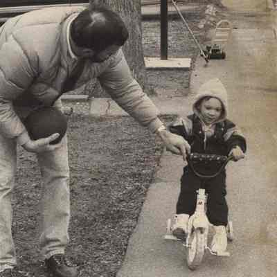 A photo view of Robert & Joseph Bunell. 5/8/1992.