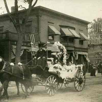 Theater being built 143-147 Maine St. 1916