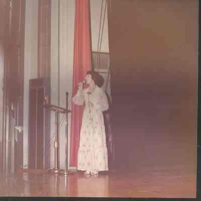 Louise Caron is singing "Love this is my song"