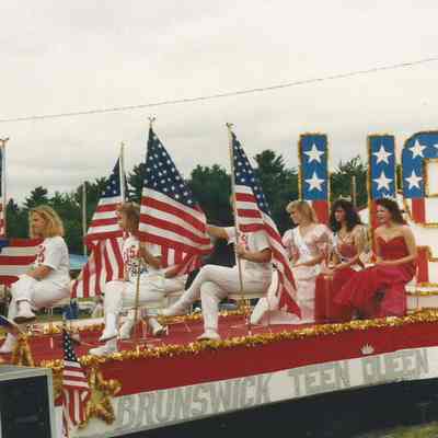 Brunswick teen Queen float.