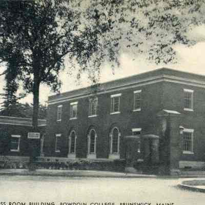 A picture postcard view of Sills Hall, Bowdoin College.