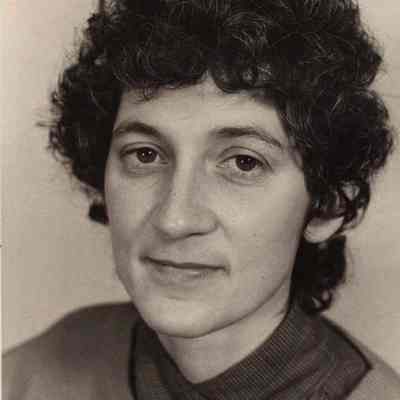 A photo view of Jill Paperno Standish. 10/30/1985.