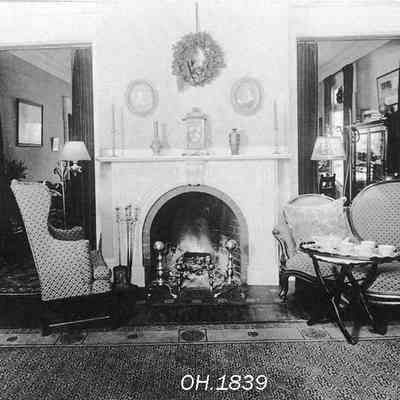 Merryman Elliott House, Maine and Pleasant, parlor