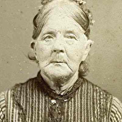 Lizzy Loring