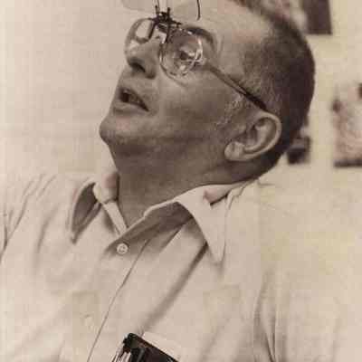 A photo view of Donald Hinckley.