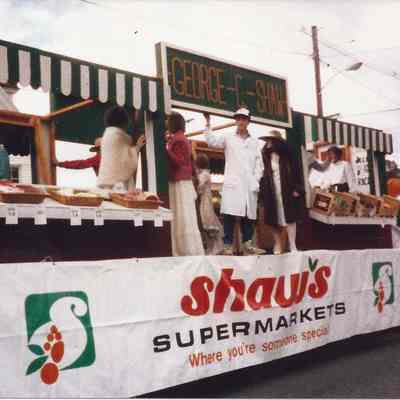 Shaw's Supermarket float in the Brunswick 250th Anniversary Parade