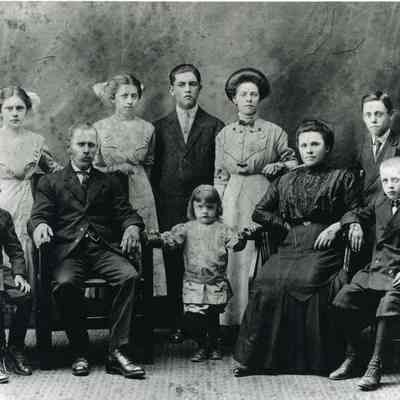 Coulombe Family (identified)