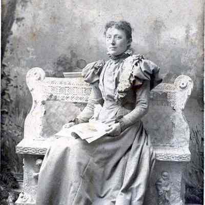Annie Pennell Merriman.