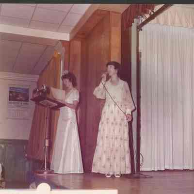 Louise Caron singing "This is my Song",