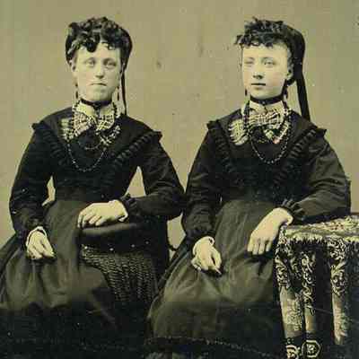 Dollie Pennell Totman and Annie Rogers Pennell Merriman