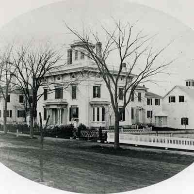 A photo of the Weld House.