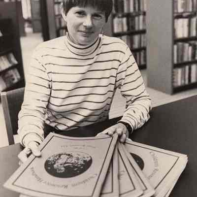 A photo view of Liz Pierson. 10/15/1990.