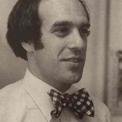A photo view of Sandy Maisel.