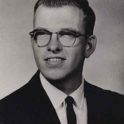 A photo view of Wayne Thurston.