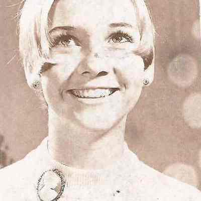 A B/W photograph of contestant # 6 Karen Grover.
