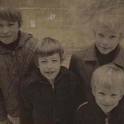 A photo view of Dr. Alfred Holt's children.