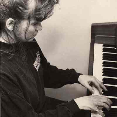 A photo view of Cindy Adams. 4/24/1992.
