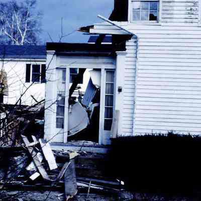 Baribeau House being demolished
