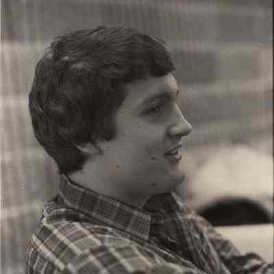 A photo view of David Abbott.