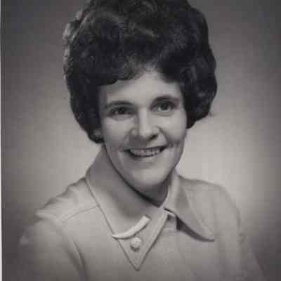 A photo view of Donna L. Greenlaw.