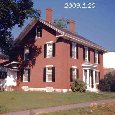 A photo of the at 32 Federal Street.