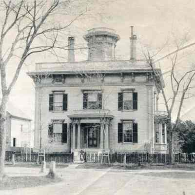 A photo of the Weld House.
