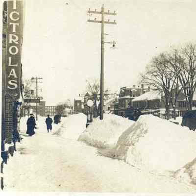 Maine Street, Brunswick in Winter